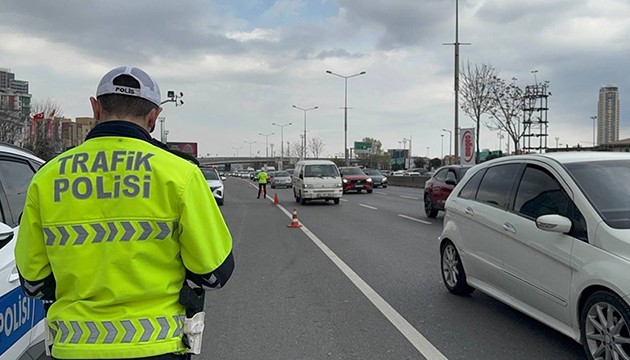 İstanbul'da yarın trafiğe kapatılacak yollar belli oldu