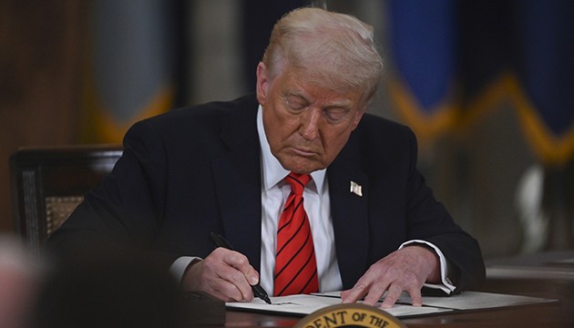 Trump'tan yapay zekaya engel