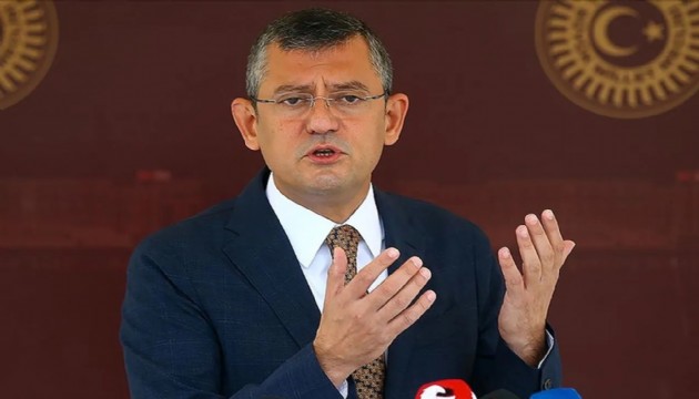 Özgür Özel'den staj mağdurlarına destek