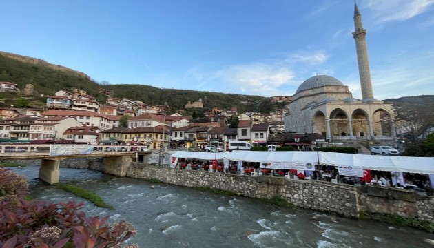 Türk askeri Kosova'da iftar verdi