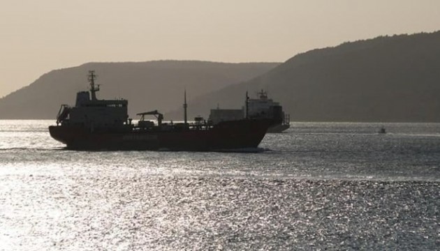 Çanakkale'de fırtına ve rüzgar: Boğaz transit gemi geçişine kapatıldı