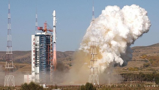 Çin, internet uydularını fırlattı