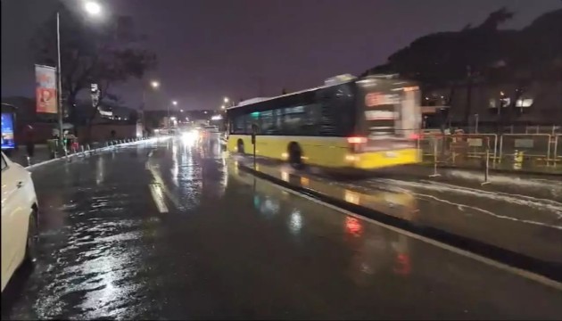 İstanbul'da sağanak yağış!