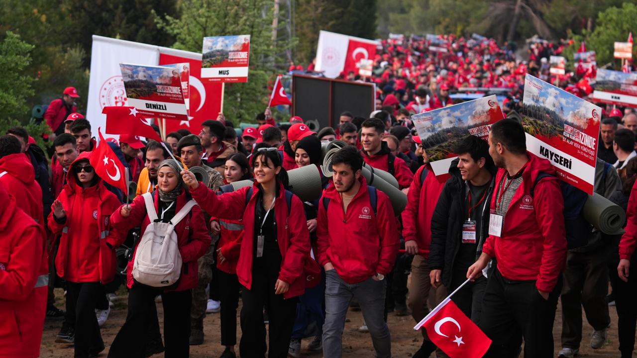 Gelibolu Yarımadası'nda 57. Alay Vefa yürüyüşü