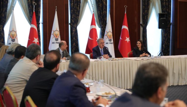 AK Parti'nin 'Yeni Anayasa Çalıştayı' başladı