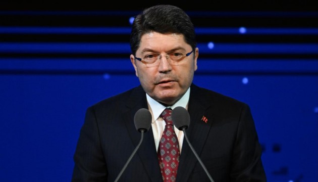 Bakan Tunç: Özgür Özel'i sorumlu davranmaya davet ediyoruz