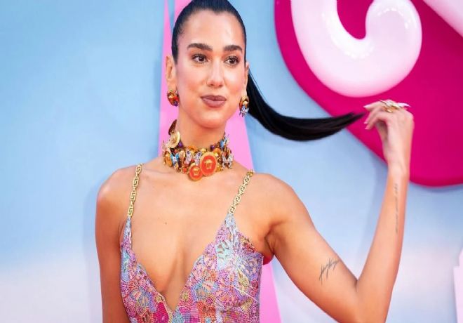 Dua Lipa kuzeninin düğününde döktürdü!