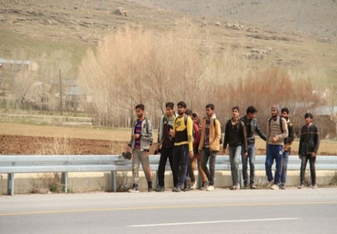 Göçmenler Van-İran sınırını aşıyor!